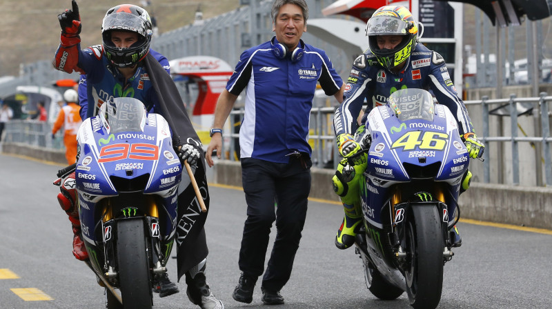 Horhe Lorenso un Valentīno Rosi
Foto: AP Photo/Shizuo Kambayashi