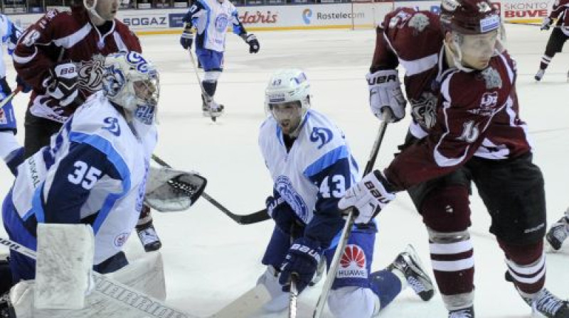 Asa cīņa Minskas "Dinamo" vārtu priekšā
Foto: Romāns Kokšarovs/F64