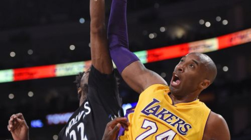 Kobe Braients cīņā pret "Timberwolves"
Foto: AP/Scanpix