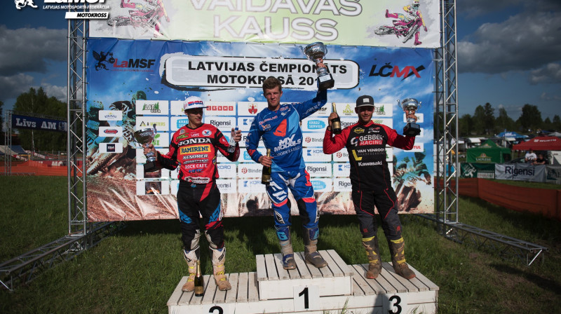 MX1 klases pjedestāls