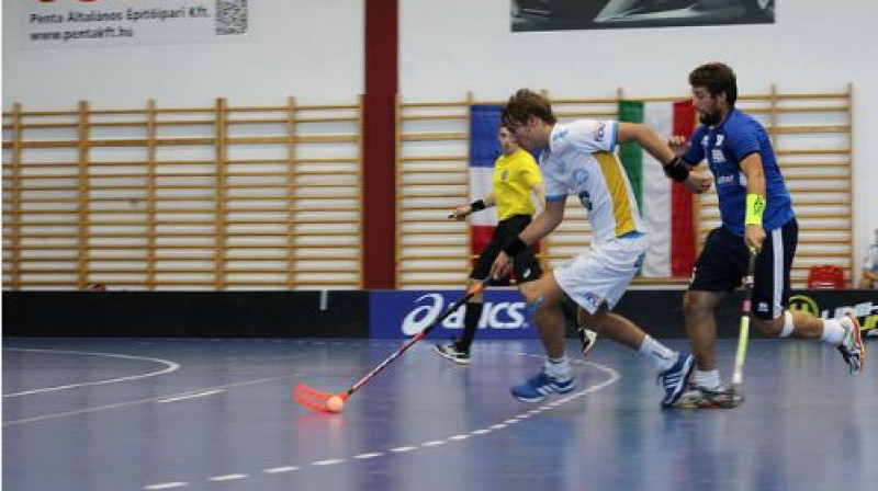 Raivis Melders spēlē pret FBC Bozen
Foto: IFF Floorball