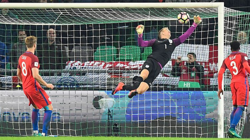 Epizode, kad Džo Hārta meistarība izglāba Angliju no vārtu zaudējuma
Foto: AFP/Scanpix