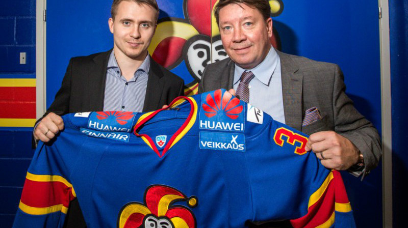 Artūrs Kulda un Jari Kurri 
Foto: jokerit.com