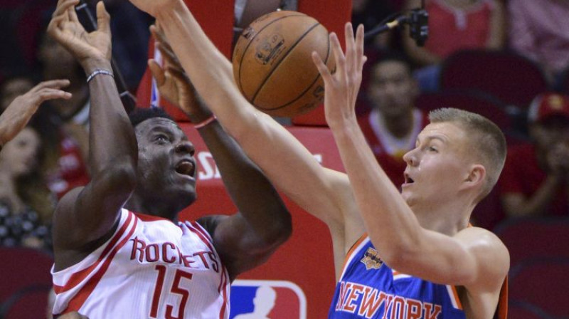 Kristaps Porziņģis pirmssezonas pārbaudes spēlē pret "Rockets"
Foto: AP/Scanpix