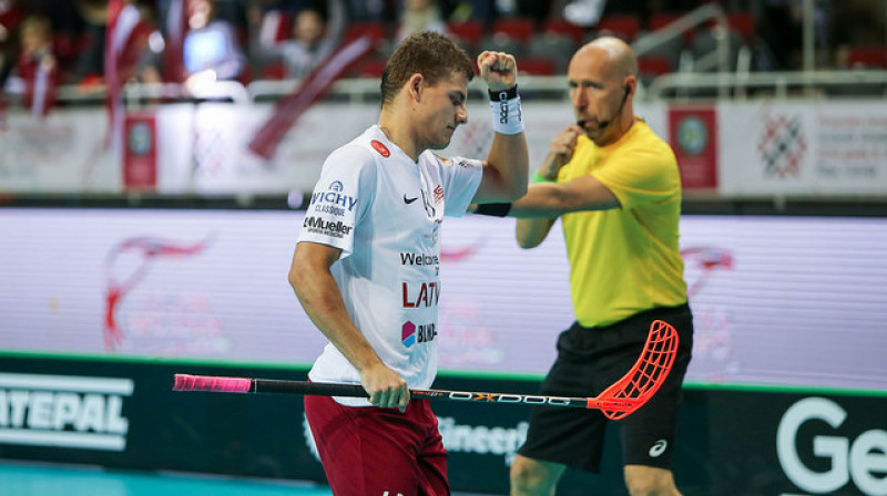 Artūrs Jurševskis pēc vārtu guvuma
Foto: Ritvars Raits, IFF Floorball