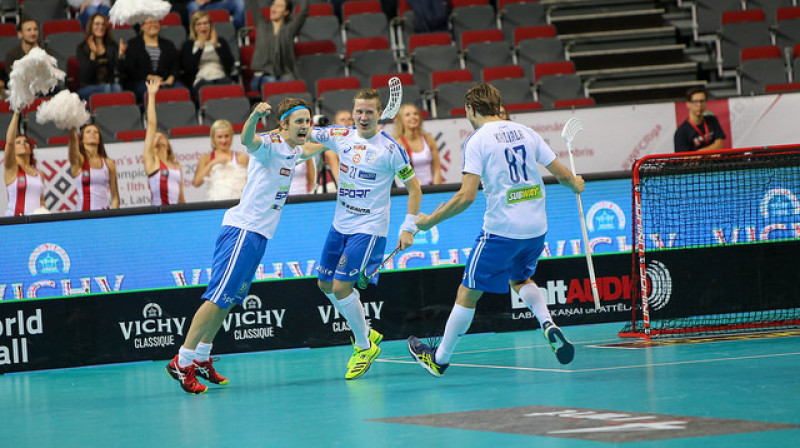 Somi atguvuši čempionu titulu
Foto: Ritvars Raits, IFF Floorball