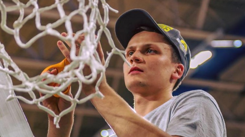 Rendijs Feikners un "Florida Gulf Coast University" basketbolisti uzvarēja "Atlantic Sun" čempionātā
Foto: FGCU