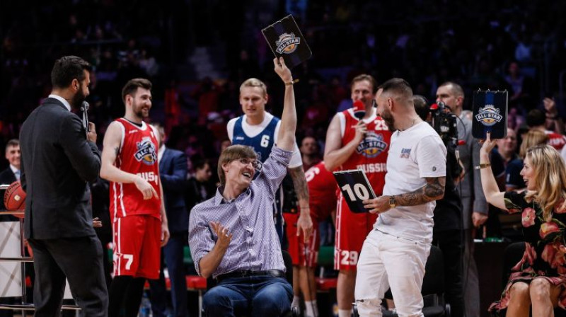 Andrejs Kiriļinko VTB Zvaigžņu spēles "Slam Dunk" konkursa žūrijā
Foto: Alexander Shcherbak/TASS/Scanpix