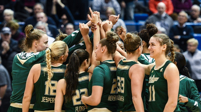 Kitija Laksa #33 un "USF Bulls": zaudējums NCAA čempionāta pirmajā kārtā
Foto: USF