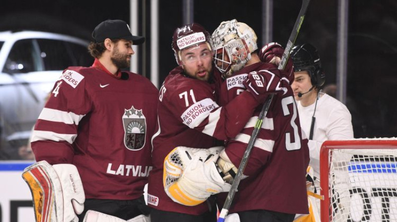 Ivars Punnenovs, Roberts Bukarts un Elvis Merzļikins
Foto: Romāns Kokšarovs/F64