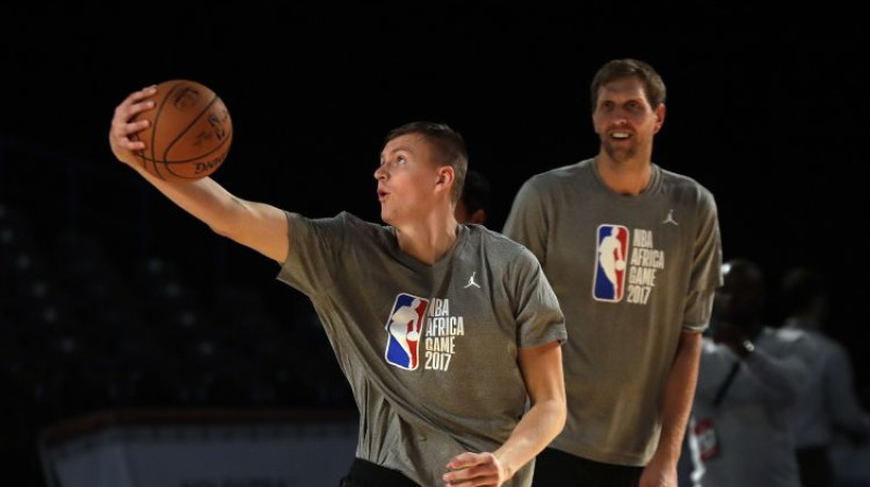 Kristaps Porziņģis un Dirks Novickis
Foto: AP/Scanpix