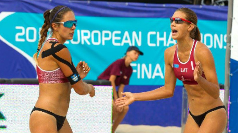 Anastasija Kravčenoka un Tīna Graudiņa  
Foto: Jurmala Beachvolley