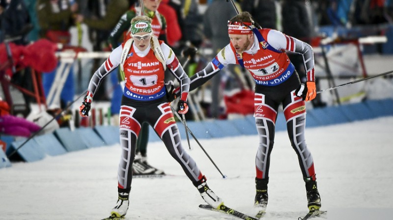 Simons Eders nodod stafeti Terēzai Hauzerei
Foto: EPA/Scanpix