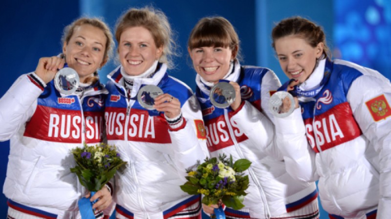 Jana Romanova (otrā no kreisās) un Olga Viļuhina (pirmā no labās)
Foto: AFP/Scanpix