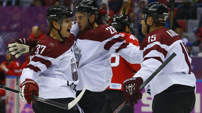 Oskars Bārtulis, Zemgus Girgensons un Mārtiņš Karsums Soču olimpiskajās spēlēs
Foto: Reuters/Scanpix