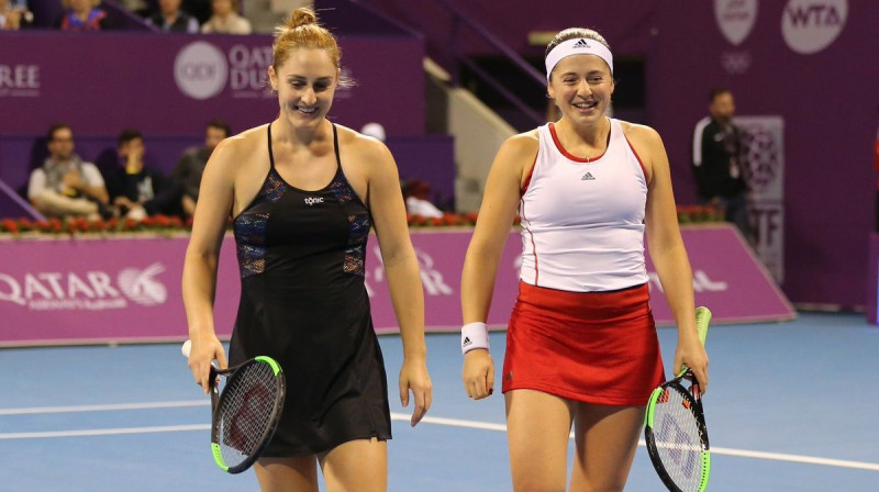 Gabriela Dabrovski un Aļona Ostapenko
Foto: Qatar Total Open