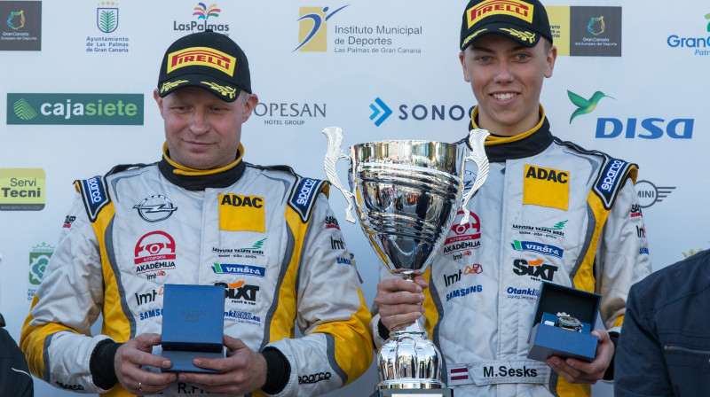 Renārs Francis un Mārtiņš Sesks
Foto: Opel Motorsport