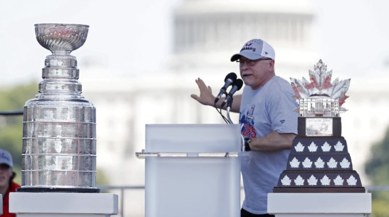 Berijs Trocs ar šīs sezonas trofejām
Foto: Geoff Burke-USA TODAY Sports/Sip/Scanpix