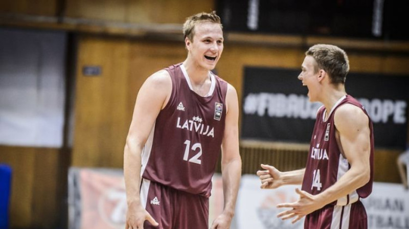 Artūrs Strautiņš un Dāvids Atelbauers
Foto: FIBA