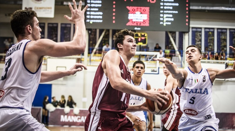 Adrians Šnipke spēlē pret Itāliju
Foto: FIBA