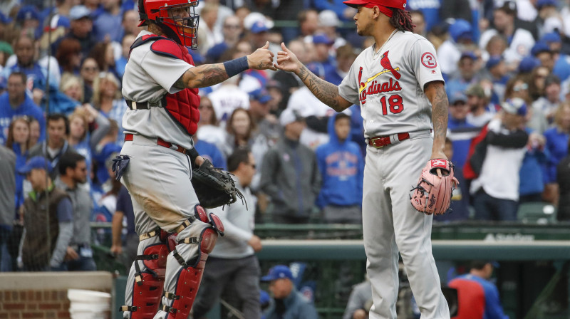 Jadirs Molina (no kreisās)
Foto: USA Today/Scanpix