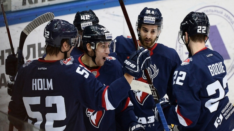 "Torpedo" sagādāja KHL līdervienībai "Avtomobilist" ceturto zaudējumu pēdējos piecos mačos. Foto: www.hctorpedo.ru