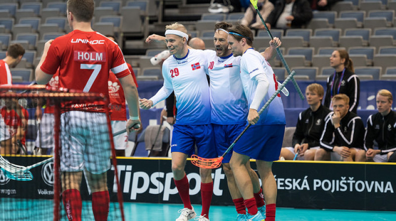 Norvēģi pārliecinoši tiek galā ar Dānijas valstsvienību
Foto: IFF Floorball