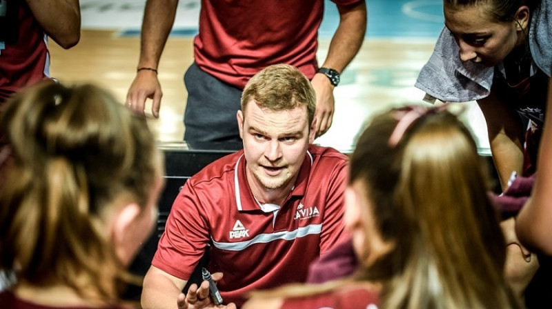 Matīss Rožlapa un Latvijas U16 izlase: pirmā uzvara sezonā. Foto: FIBA