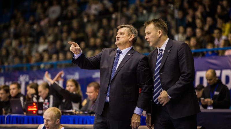 Aleksandrs Krucikovs un Edmunds Valeiko. Foto: VTB League