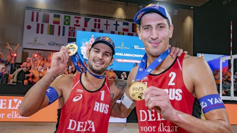 Vjačeslavs Krasiļņikovs un Oļegs Stojanovskis. Foto: FIVB