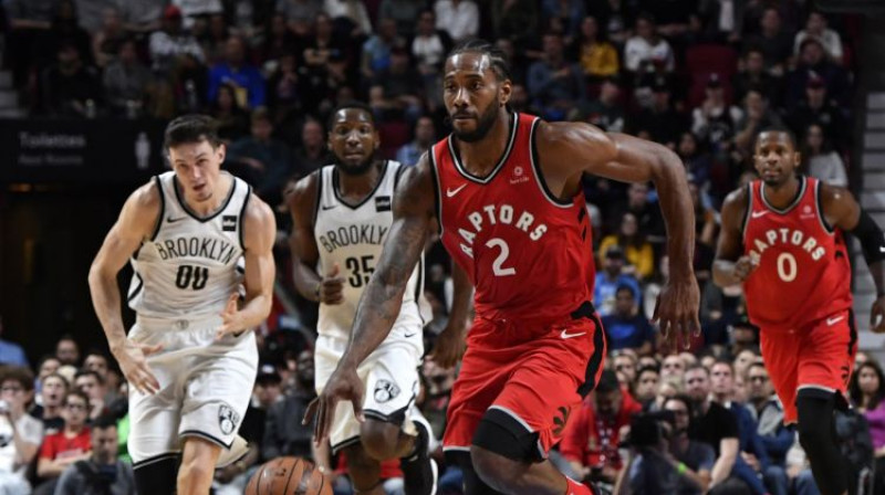 Rodions Kurucs un Kavai Lenards. Foto: USA Today Sports/Scanpix