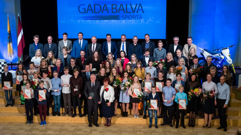 Apbalvošanas ceremonija Smiltenes novada Gada balva sportā aizvadīta krāšņi un emocināli.

Foto: Agnis Melderis