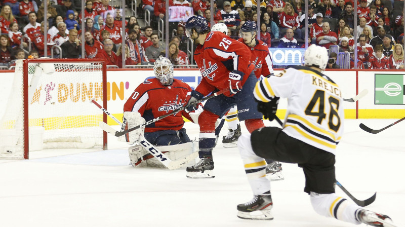 Davids Krejči gūst vārtus spēlē ar Vašingtonas "Capitals". Foto: Reuters/Scanpix