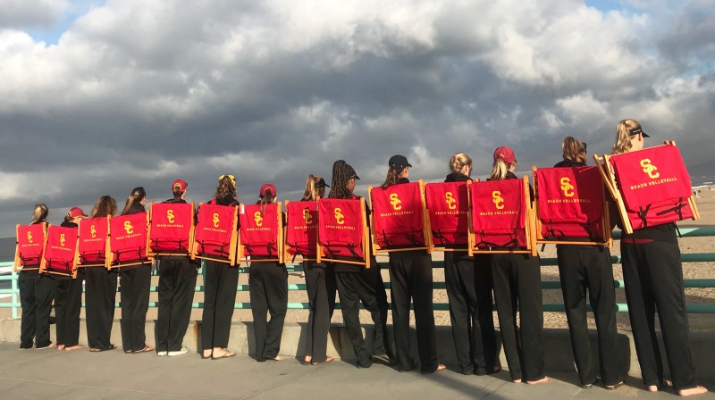 USC komanda Manhetenas pludmalē Losandželosā. Foto: USC Beach Volleyball