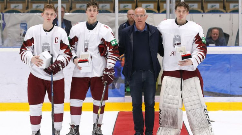 Patriks Zabusovs, Patriks Ozols un Artūrs Šilovs tika atzīti par labākajiem Latvijas izlasē šajā turnīrā. Foto: Chris Tanouye/IIHF