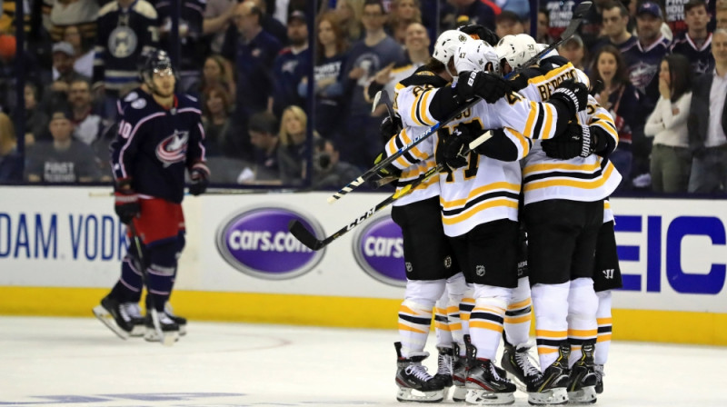 "Bruins" prieki pēc vārtu guvuma. Foto: USA Today Sports