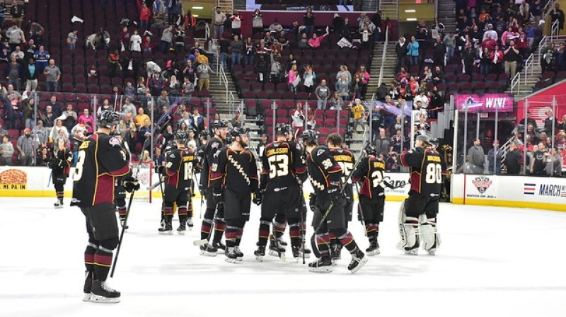 Matīss Edmunds Kivlenieks (nr. 80) visu "play-off" turnīru nosēdējis uz rezervistu soliņa. Foto: "Monsters"