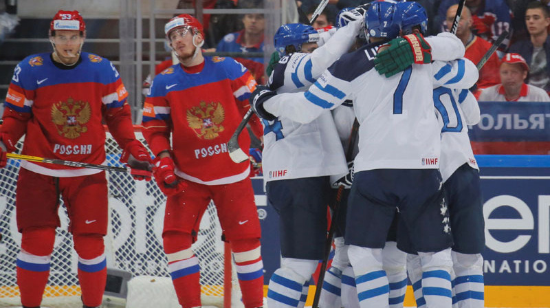 Somijas izlase priecājas par gūtajiem vārtiem 2016. gada PČ pusfinālā pret Krieviju. Foto: Reuters/Scanpix