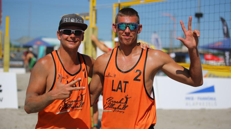 Toms Šmēdiņš un Haralds Regža. Foto: FIVB