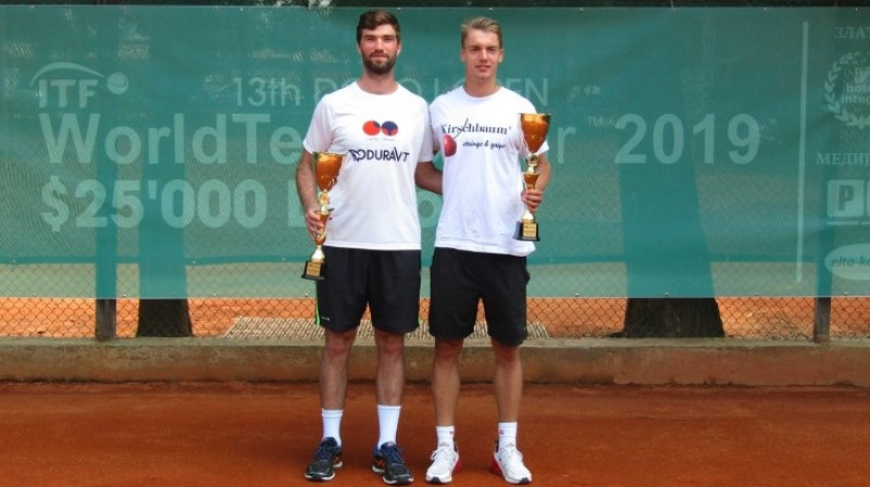 Roberts Štrombahs (pa labi). Foto: itftennis.com