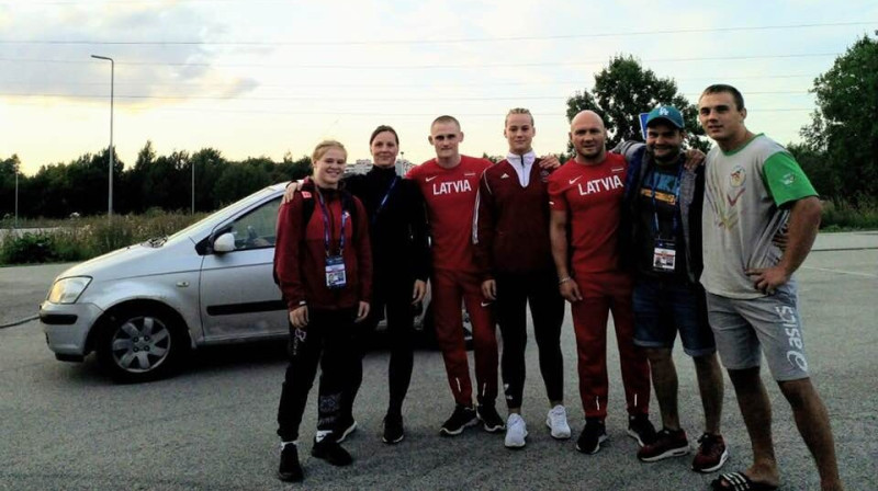 Latvijas komanda pasaules junioru čempionātā. Foto: Latvijas Cīņas federācija