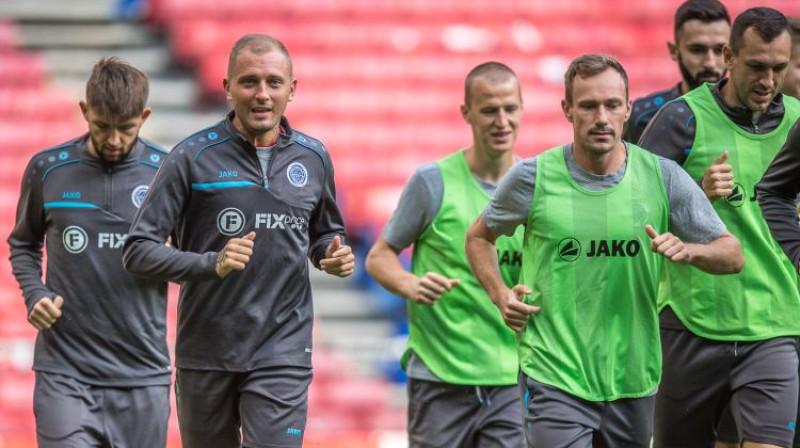 "Riga" futbolisti oficiālajā pirms spēles treniņā "Parken Stadium". Foto: Zigismunds Zālmanis/Riga FC