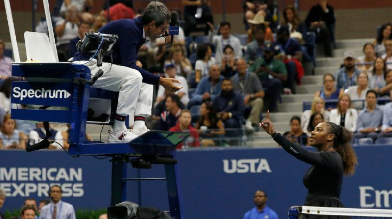 Karloss Ramoss un Serēna Viljamsa pirms gada "US Open" finālā. Foto: AFP/Scanpix