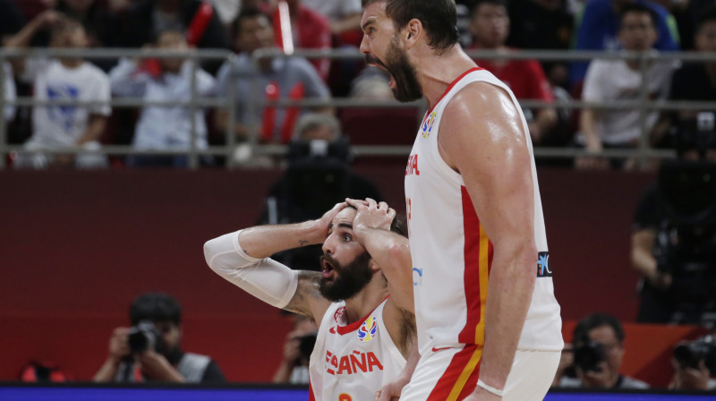 Marks Gazols un Rikijs Rubio - Spānijas izlases rezultatīvākie spēlētāji šajā turnīrā. Foto: Reuters/Scanpix