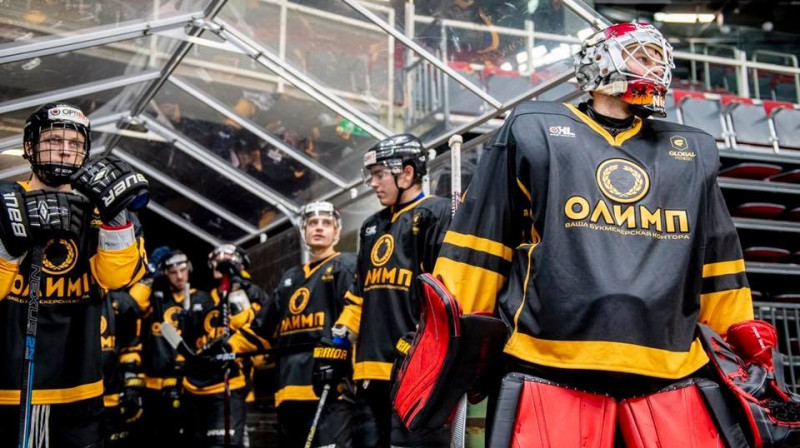 "Olimp" hokejisti pirms spēles. Foto: HK Rīgas “Olimp”