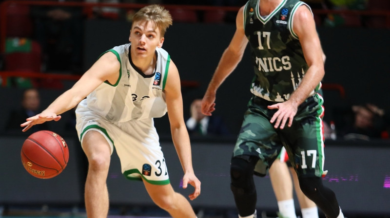 Artūrs Žagars spēlē pret UNICS. Foto: eurocupbasketball.com