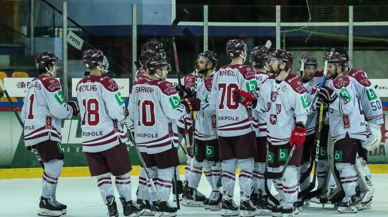 Kaspars Daugaviņš un Latvijas izlase. Foto: LHF