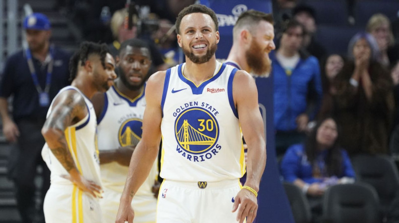 Stefens Karijs būs viens no pēdējiem NBA spēlētājiem, kurš izjutīs algu samazinājumu. Foto: Reuters / Scanpix