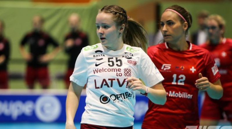 Laura Gaugere rezultatīva bijusi gan šajā turnīrā, gan iepriekšējās spēlēs pret Poliju. Foto: Ritvars Raits, Floorball.lv