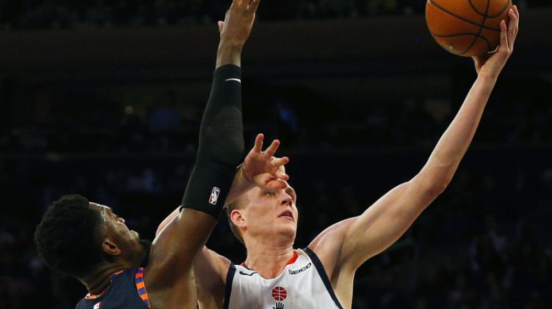 Anžejs Pasečņiks spēlē pret "Knicks". Foto: USA Today Sports/Scanpix